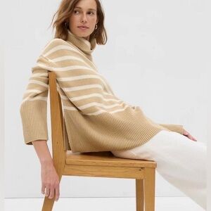 GAP 24/7 Split Hem Turtleneck Cotton Sweater Tan and White Stripe, size Small